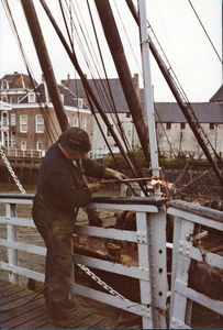 ZZG-1846 Zierikzee. Nieuwe Haven/Engelse Kade. Vervanging van de brug bij de Zuidhavenpoort. Het begin van de sloop van ...