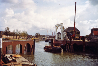 ZZG-1922 Zierikzee. Nieuwe Haven/Engelse Kade. Vervanging van de brug bij de Zuidhavenpoort