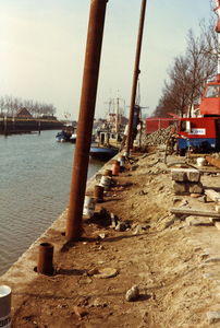 ZZG-1943 Zierikzee. Nieuwe Haven. Herstel van kademuur vanaf Zuidhavenpoort tot aan ’t Luitje