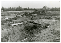ZZG-1966 Zierikzee. Plan West bouwrijp maken. Met op de achtergrond het huis van Duinhouwer aan de Mierenweg 4