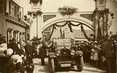 A-11643 Haamstede. Burgemeester groet Koningin Wilhelmina en Prins Hendrik op 9 augustus 1924