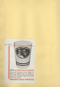 A-12328 Album 'Zierikzee viert feest'. Pagina met een bon voor een herinneringsbeker, uitgereikt aan alle ...