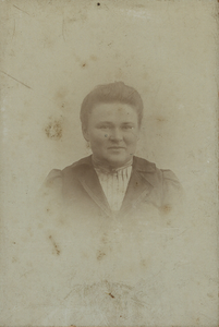A-13003 Sophia Theresia Jacoba de Bruijcker (Haamstede 1880), gehuwd Zierikzee 1914 met Petrus Bernardus Maenhout, ...