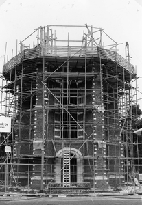 A-1650 Nieuwerkerk. Bouw kerktoren, ter vervanging van het in de Tweede Wereldoorlog verloren gegane exemplaar.