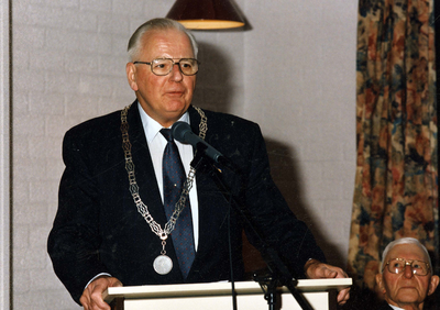 A-1838 Nieuwerkerk. Dorpshuis. Afscheidsbijeenkomst gemeente Duiveland. G. Hokken (burgemeester Bruinisse 1970-1974; ...