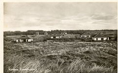 A-3434 Renesse. Zomerhuizen in de duinen. Oude Moolweg hoek Duinweg, gezien vanuit het noorden.