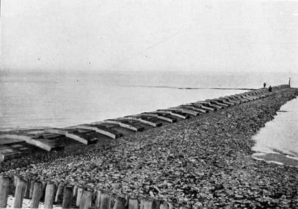 A-3465 Zeehoofd van gewapend beton aan de noordzijde van het eiland Schouwen. Waterwerken van aannemer en uitvoerder ...