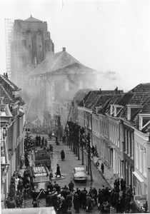 A-9569 Zierikzee. Poststraat 48. Grote brand in de woning van dr. J. Klein Wassink. De congiërge van de H.B.S., Van der ...