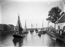 O-0196 Zierikzee. Feest ter gelegenheid van 350 jaar Onafhankelijkheid. Aankomst van de Geuzenvloot.