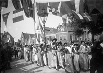 O-0281 Zierikzee. Historische optocht in Zierikzee, ws. i.v.m. de viering van 100 jaar onafhankelijkheid van Nederland, 1913.