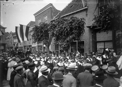 O-0294 Zierikzee. Schuithaven. Historische optocht t.g.v. 100 jaar onafhankelijkheid van Nederland, 1913.