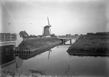 O-0325 Moriaanshoofd. Molen De Zwaan , bouwjaar 1886(?). Achtkantige rieten bovenkruier.