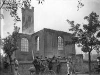 O-0461 Burgh. Burghsering. Brand N.H. kerk. Met fiets J. van der Werf.
