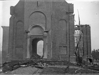 O-0463 Burgh. Brand N.H. kerk Burgh 1924. Vanaf de ingang aan de zuidzijde.