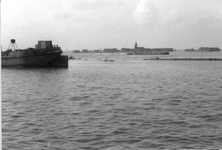 O-1746 Schelphoek. Onderlosser, met op de achtergrond de toren van Serooskerke