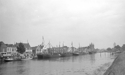 O-2142 Zierikzee. Nieuwe Haven.