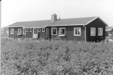 O-3118 Oosterland. Kleuterschool, geschonken door de Zweedse vereniging Rädda Barnen .