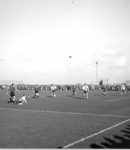 O-3217 Zierikzee. Voetbalwedstrijd sportpark 'Bannink'.