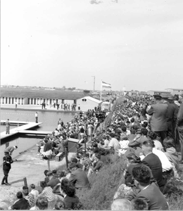 O-3225 Zierikzee. Opening zwembad 'De Val', 6 juni 1959.