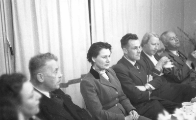 O-4019 Burgh. De Koebel. Van 12-15 april 1954 verbleef het echtpaar Dehaen met leerlingen van de school in Bonnemain in ...