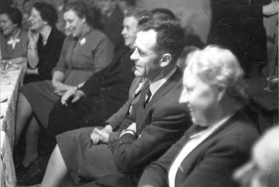 O-4022 Burgh. De Koebel. Van 12-15 april 1954 verbleef het echtpaar Dehaen met leerlingen van de school in Bonnemain in ...