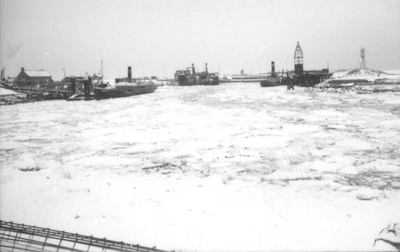 O-4706 Zijpe. Tramweghaven tijdens de winter van 1963.