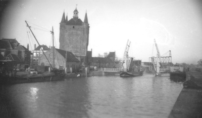O-4974 Zierikzee, Zuidhavenpoort en buitenbrug.