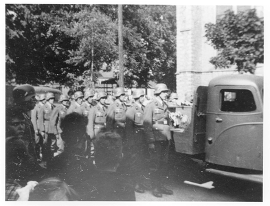 RK-0230 Haamstede. Begrafenis van Duitse soldaten.