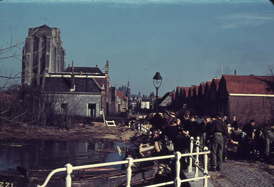 RK-1400 Zierikzee. Watersnoodramp 1953. Westbrug. Landbouwwerktuigen worden uit de polder gehaald.