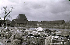 RK-1518 Nieuwerkerk.. Schade na de Watersnoodramp 1953. Gezien vanuit de Molenstraat, rechts is tegenwoordig de Schoolstraat