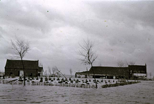 RK-1520 Nieuwerkerk.. Watersnoodramp 1953. Begraafplaats.