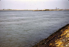 RK-1567 Zierikzee. Watersnoodramp 1953. Gezicht op Zierikzee vanaf de Oosthavendijk.