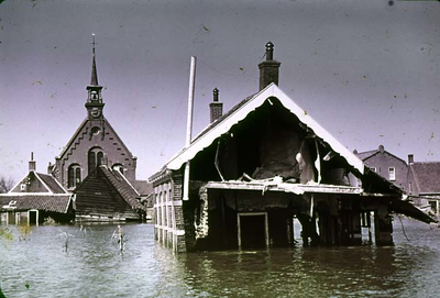 RK-1654 Kerkwerve. Watersnoodramp 1953. Gezicht op de Ned. Herv. kerk.