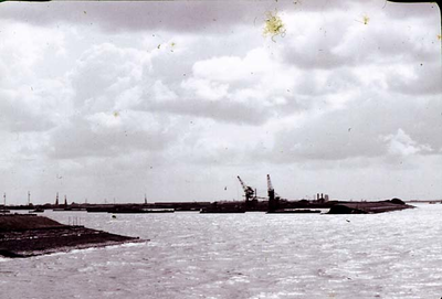 RK-1683 Serooskerke. Watersnoodramp 1953. Beschadigde zeedijk t.h.v.Schelphoek.