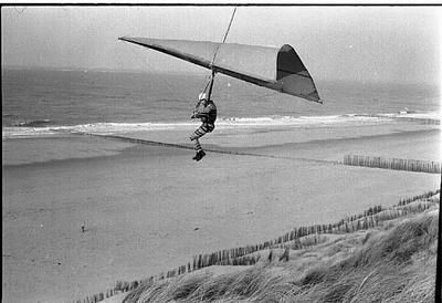 BE-1731 Westerschouwen. De eerste kitevliegers in de duinen van Westerschouwen.