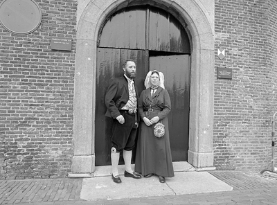 BE-1892 Zierikzee. Gat van West Noord Westen. Lutherse kerk. Het echtpaar Ruud van der Bijl en Theuni van der ...