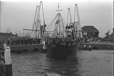 BE-2503 Zierikzee Nieuwe Haven/Vissershaven Restauratie en in gebruikname van de opgeknapte monumentale ophaalbrug ...