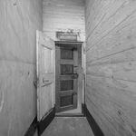 BE-2594 Zierikzee. Mol. 's Gravensteen. Interieur voormalige stadsgevangenis met houten celwanden waarin gevangen ...