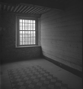 BE-2596 Zierikzee. Mol. 's Gravensteen. Interieur voormalige stadsgevangenis met houten celwanden waarin gevangen ...