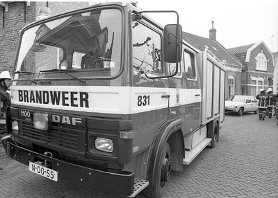 JVH-0317 Dreischor. Ring. Het nieuwe blusvoertuig van de vrijwillige brandweer van Dreischor. Daarnaast kregen zij ook ...