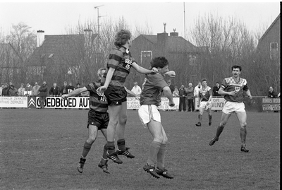 JVH-1415 Zierikzee. Sportpark Den Hogen Blok. Voetbalwedstrijd tussen het eerste elftal van vvZierikzee en het ...