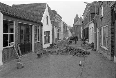 JVH-1546 Nieuwerkerk. Hoge Kerkstraat. De straat wordt via nieuwe bestrating omgevormd tot woonerf