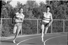 JVH-1639 Zierikzee. Emil Sandströmweg. Sportpark Bannink Eerste voorjaarswedstrijd van het atletiekseizoen, ...