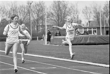 JVH-1665 Zierikzee. Emil Sandströmweg. Sportpark Bannink. De ouverture van het Zeeuwse atletiekseizoen georganiseerd ...