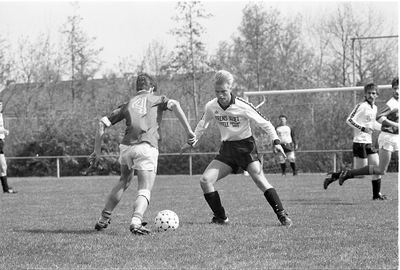 JVH-1985 Kerkwerve. Verseputseweg. Sportpark De Vospit. Voetbalwedstrijd asv Brouwershaven sv Kerkwerve. De wedstrijd ...