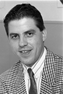 JVH-5262 Scharendijke. K. Wiessenekker (gemeentesecretaris gemeente Middenschouwen 1990-1994)