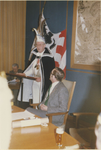 377 Burgemeester W. Dusarduijn luistert naar de toespraak van Prins Carnaval van Sas van Gent Augusto de Tweede (A. de ...