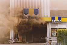 930169 Brand in de supermarkt van de Prijsslag (Jac. Hermans) aan de Canadalaan te Sas van Gent