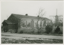 1445 De gereformeerde lagere school te Spui (gebouwd in 1955)