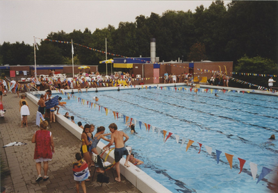 2107 Zwembad 't Plaatje aan de Sportlaan te Axel